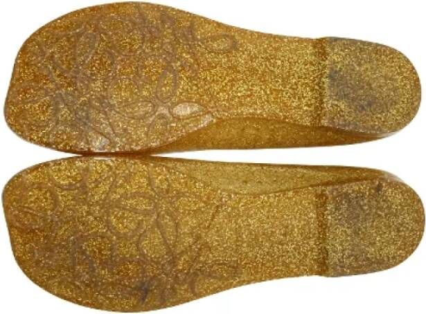 Loewe Pre-owned Plastic flats Yellow Dames