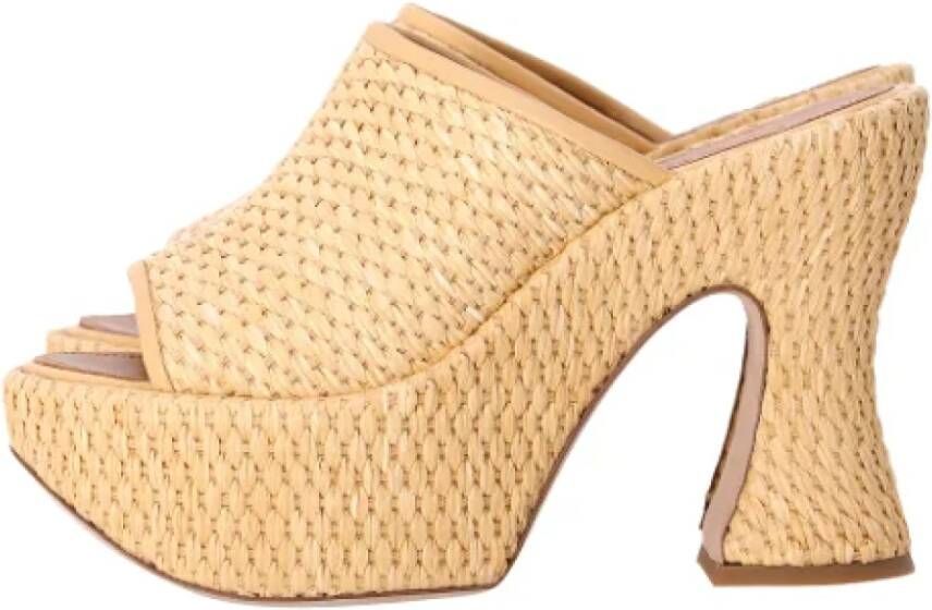 Loewe Pre-owned Raffia heels Brown Dames