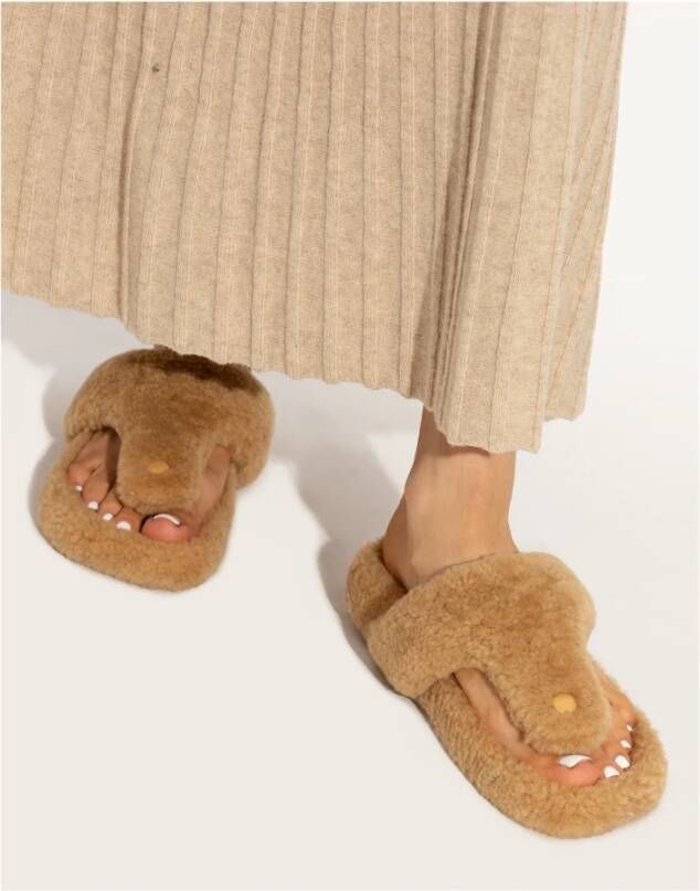 Loewe Shearling flip-flops Brown Dames