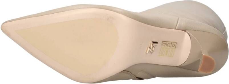 Lola Cruz Beige Dames