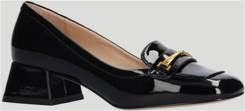 Lola Cruz Elegante lakleren mocassin met metalen detail Black Dames