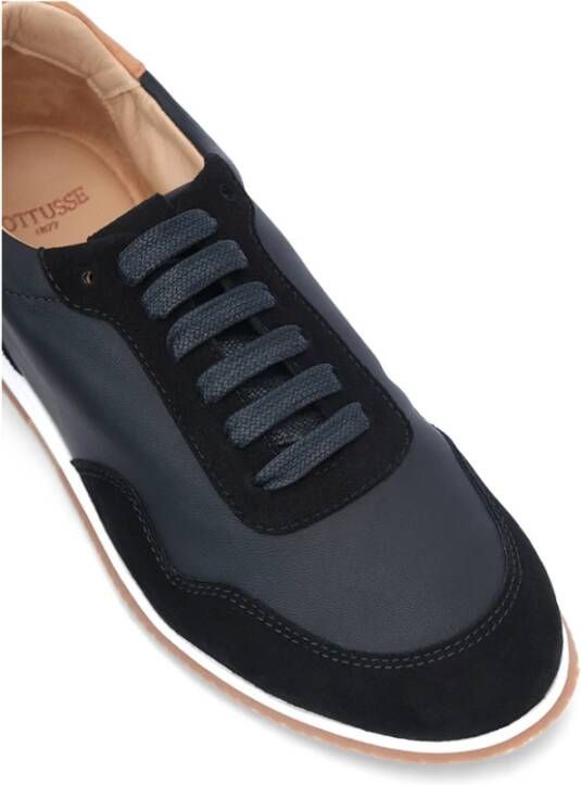 Lottusse Mancor Veterschoenen Zwart Dames