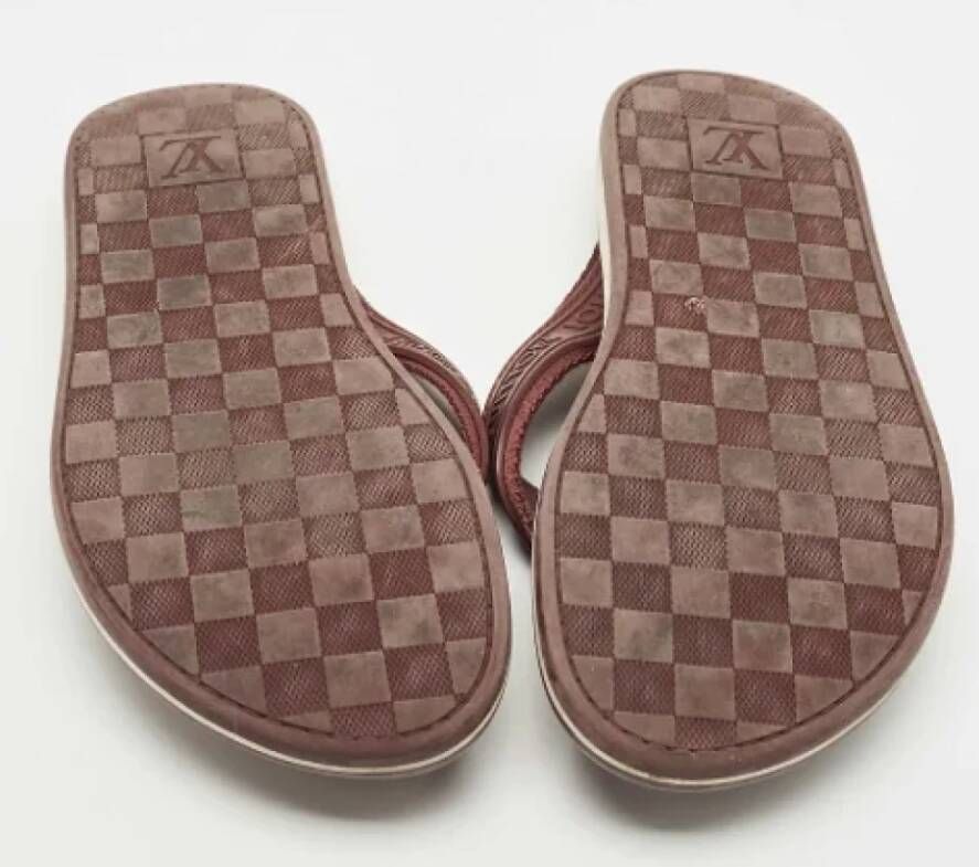 Louis Vuitton Vintage Pre-owned Canvas sandals Red Dames