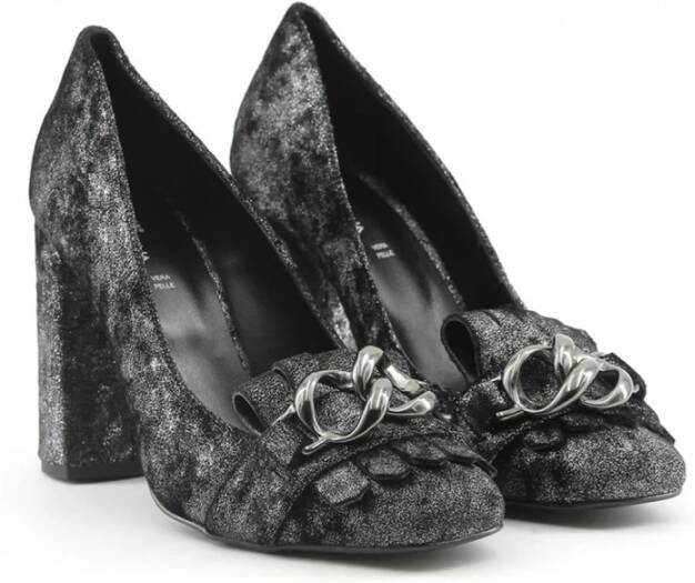 Made in Italia Zwarte Velvet Blokhak Pumps met Ketting Black Dames