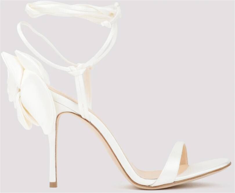 Magda Butrym Witte Pumps met Stoffen Bloemversiering White Dames