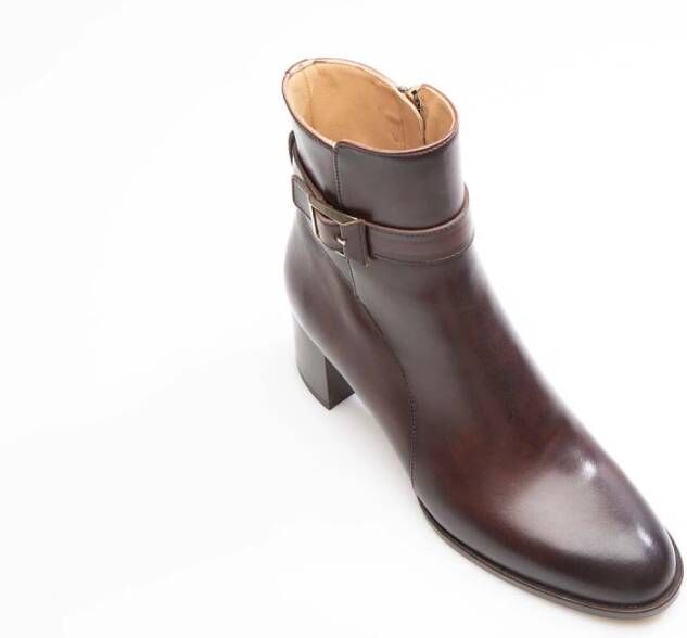 Magnanni Elegante enkellaars met alligator details Brown Dames