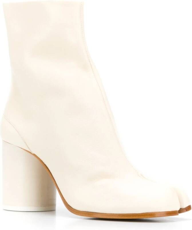 Maison Margiela Enkellaarzen in Tabi-stijl Beige Dames