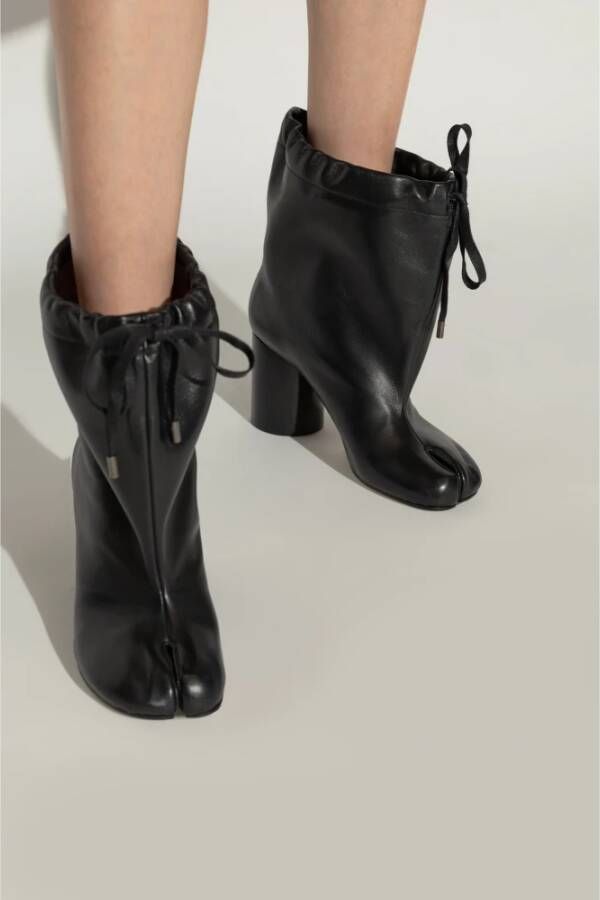 Maison Margiela Gehakte `Tabi` enkellaarzen Black Dames