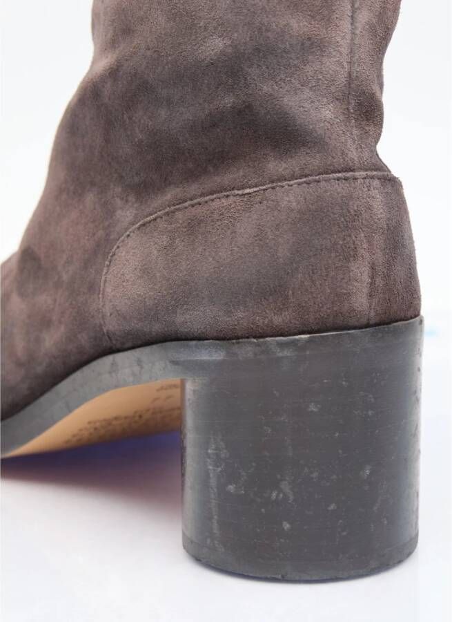 Maison Margiela Suede Tabi Enkellaarzen met Distressed Hak Brown Heren