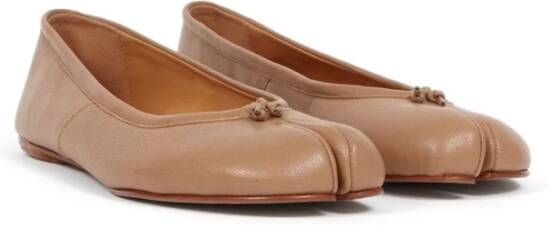 Maison Margiela Tabi Toe Ballerina's in Zand Bruin Beige Dames