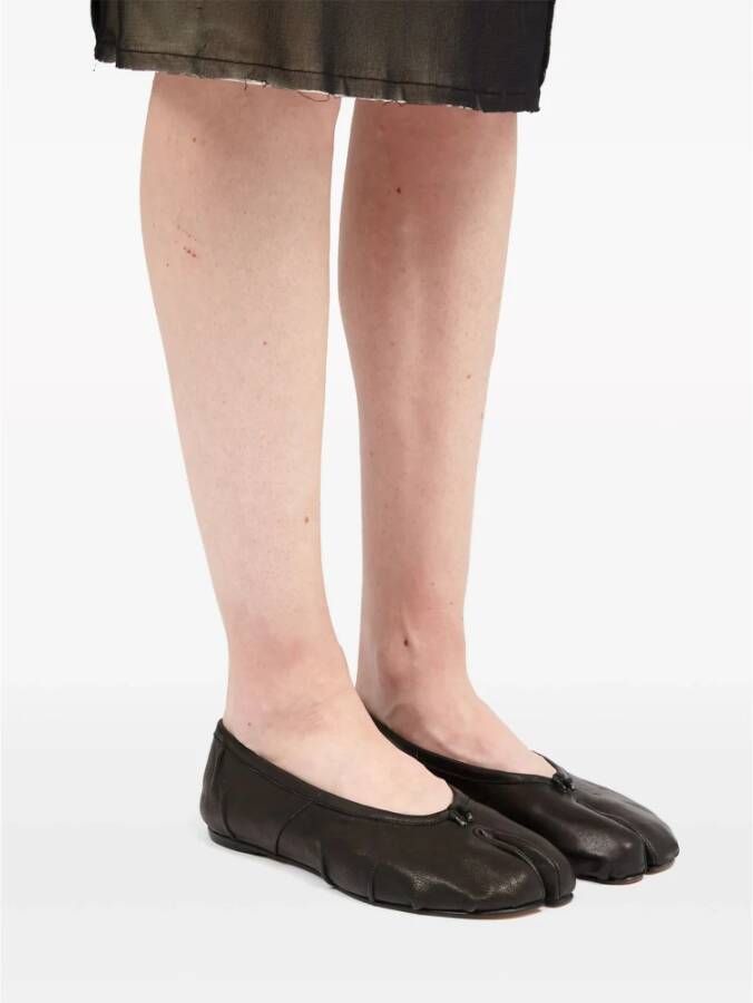 Maison Margiela Zwarte leren ballerina's met Tabi-teen Black Dames