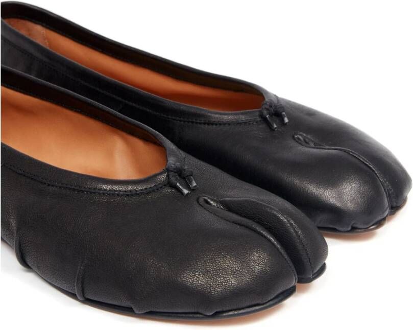 Maison Margiela Zwarte leren ballerina's met Tabi-teen Black Dames