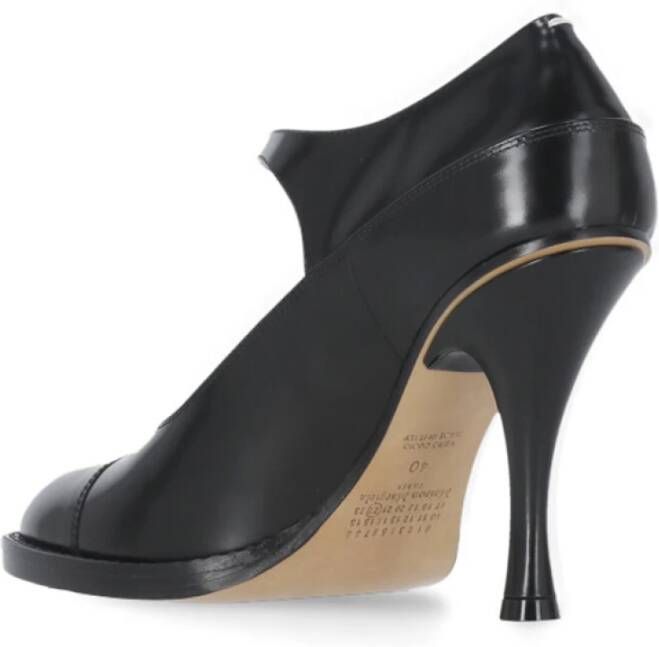 Maison Margiela Zwarte leren décolleté met Tabi teen Black Dames