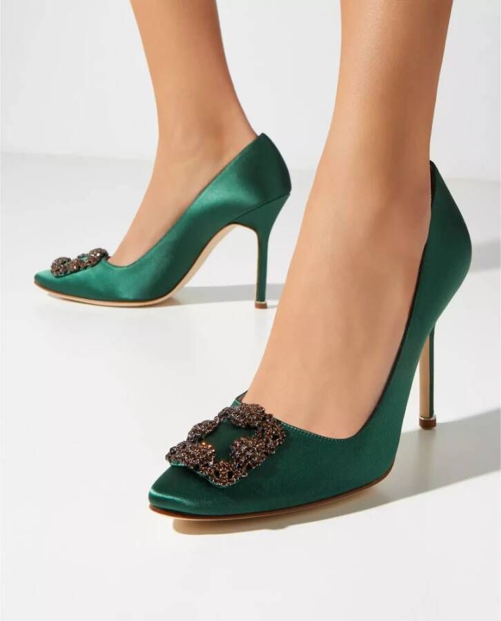 Manolo Blahnik Groene Hangisi Kristal Gesp Pumps Green Dames