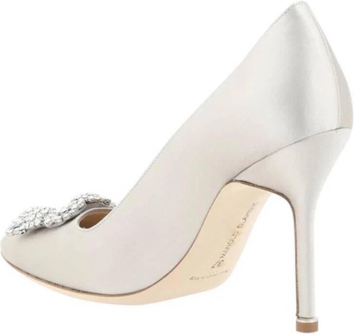 Manolo Blahnik Kristallen Gesp Zijden Satijnen Pumps Gray Dames