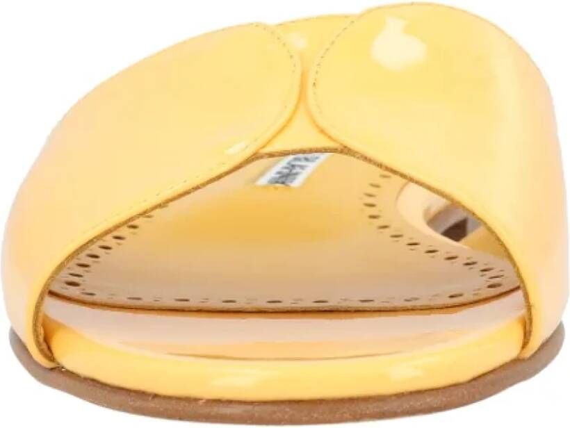 Manolo Blahnik Leather flats Yellow Dames