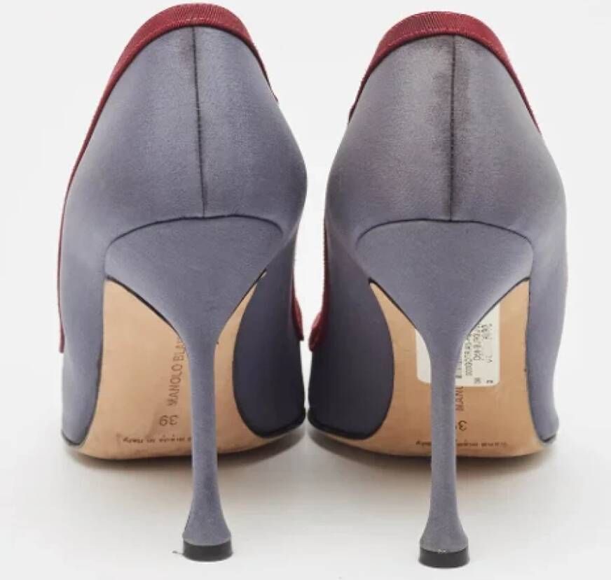 Manolo Blahnik Pre-owned Canvas heels Gray Dames