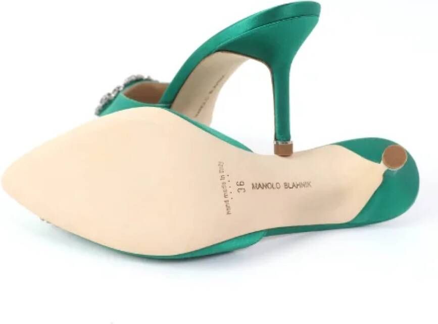 Manolo Blahnik Pre-owned Canvas heels Green Dames