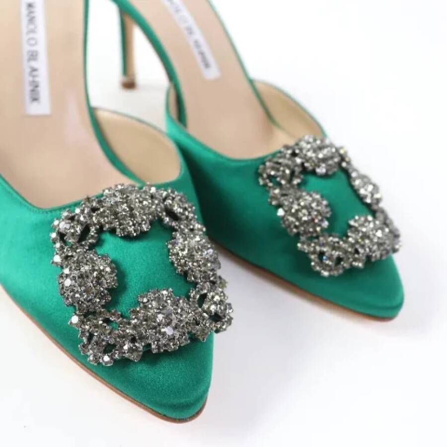 Manolo Blahnik Pre-owned Canvas heels Green Dames