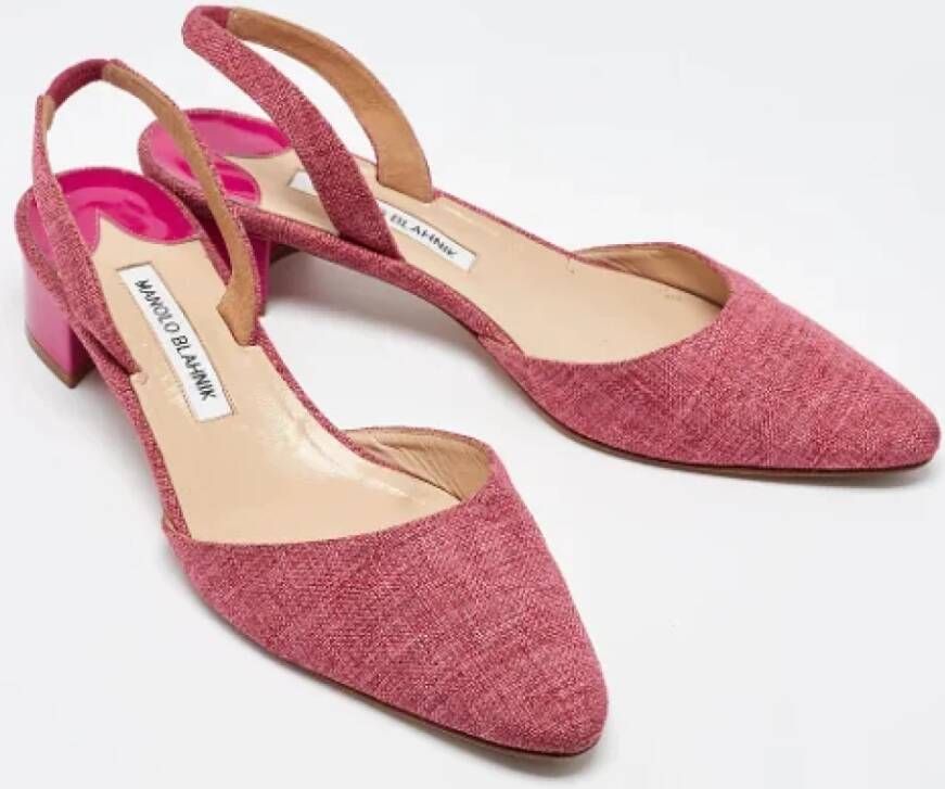 Manolo Blahnik Pre-owned Canvas heels Pink Dames