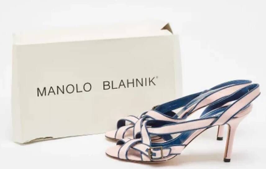 Manolo Blahnik Pre-owned Canvas sandals Pink Dames