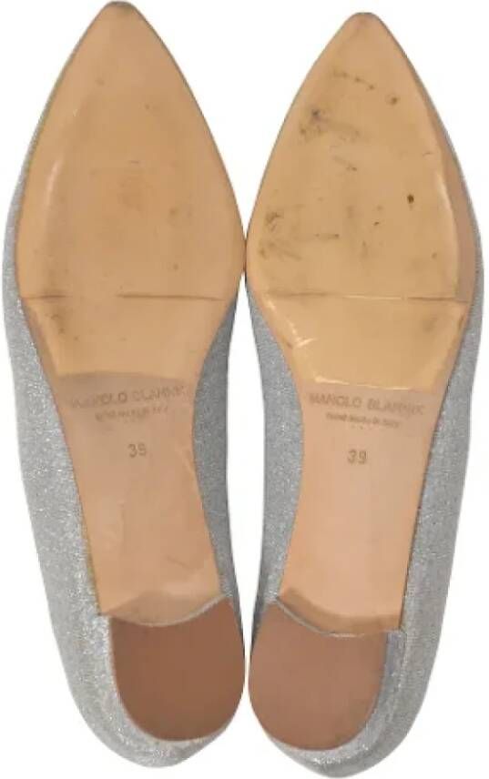 Manolo Blahnik Pre-owned Fabric flats Gray Dames