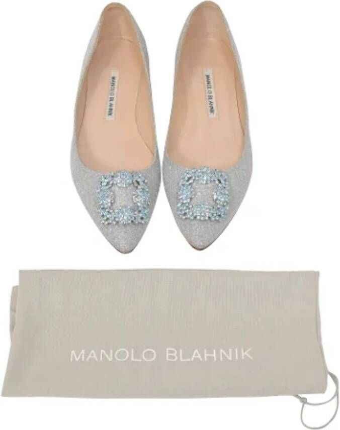 Manolo Blahnik Pre-owned Fabric flats Gray Dames