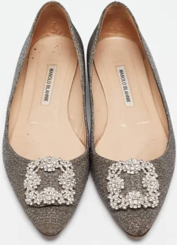 Manolo Blahnik Pre-owned Fabric flats Gray Dames