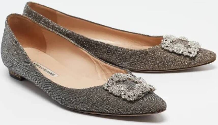 Manolo Blahnik Pre-owned Fabric flats Gray Dames