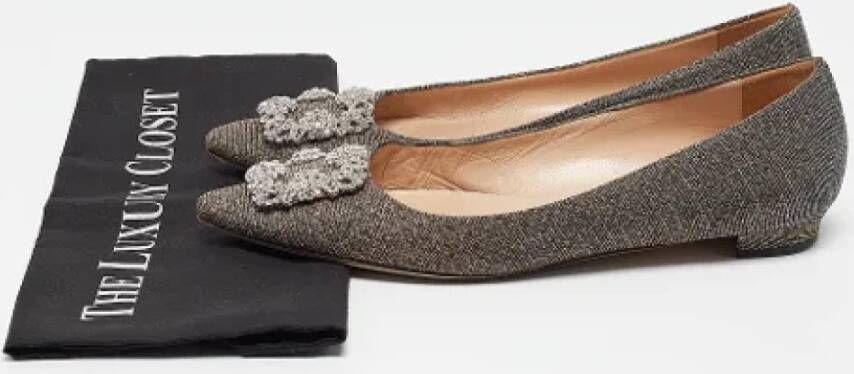 Manolo Blahnik Pre-owned Fabric flats Gray Dames