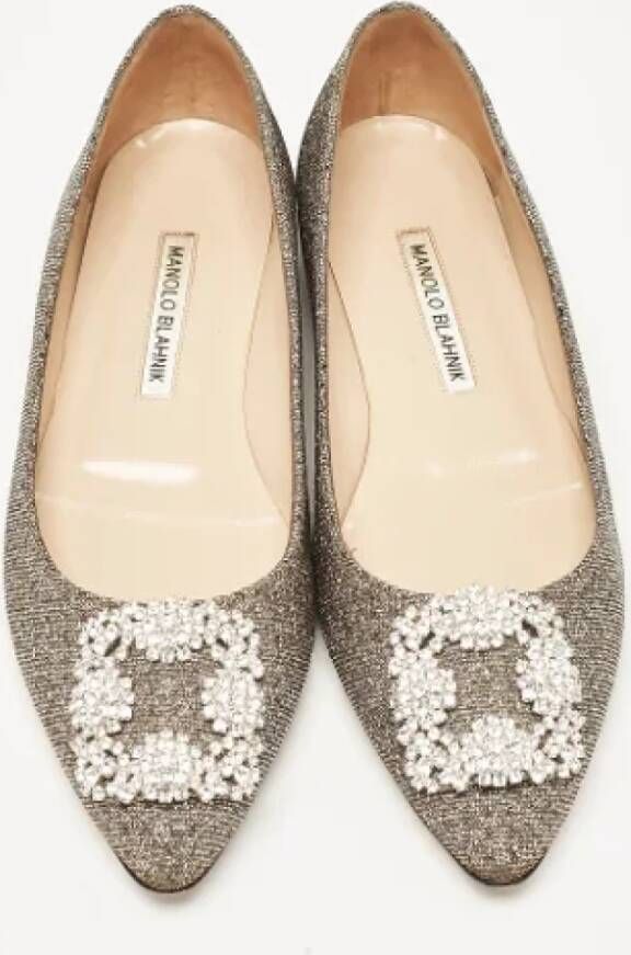 Manolo Blahnik Pre-owned Fabric flats Gray Dames