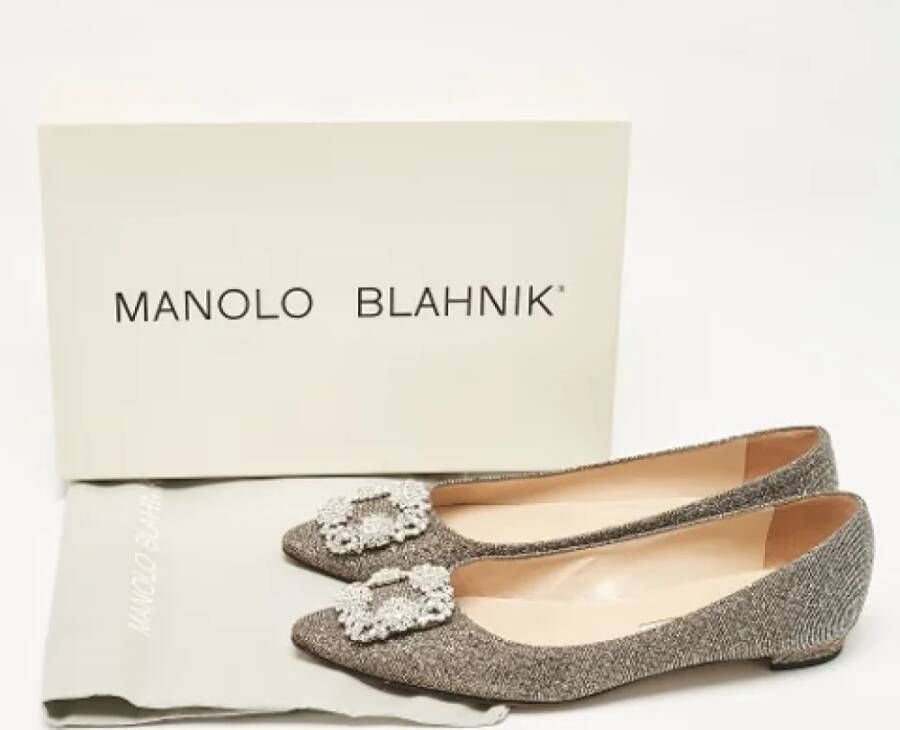 Manolo Blahnik Pre-owned Fabric flats Gray Dames