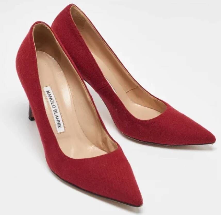 Manolo Blahnik Pre-owned Fabric heels Red Dames