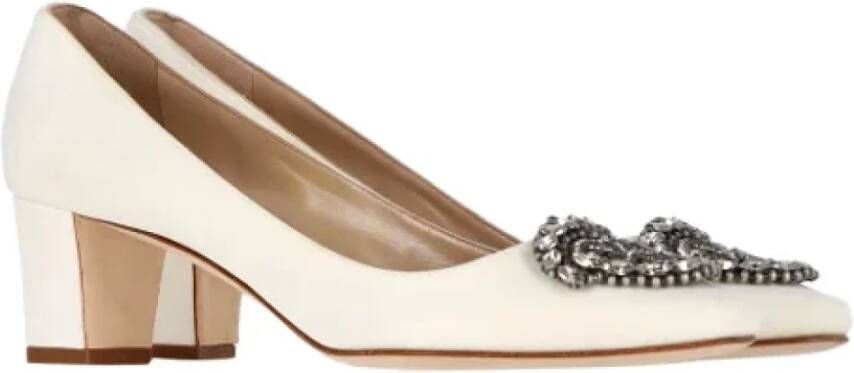 Manolo Blahnik Pre-owned Fabric heels White Dames