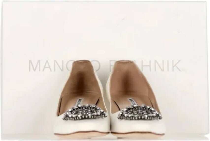 Manolo Blahnik Pre-owned Fabric heels White Dames