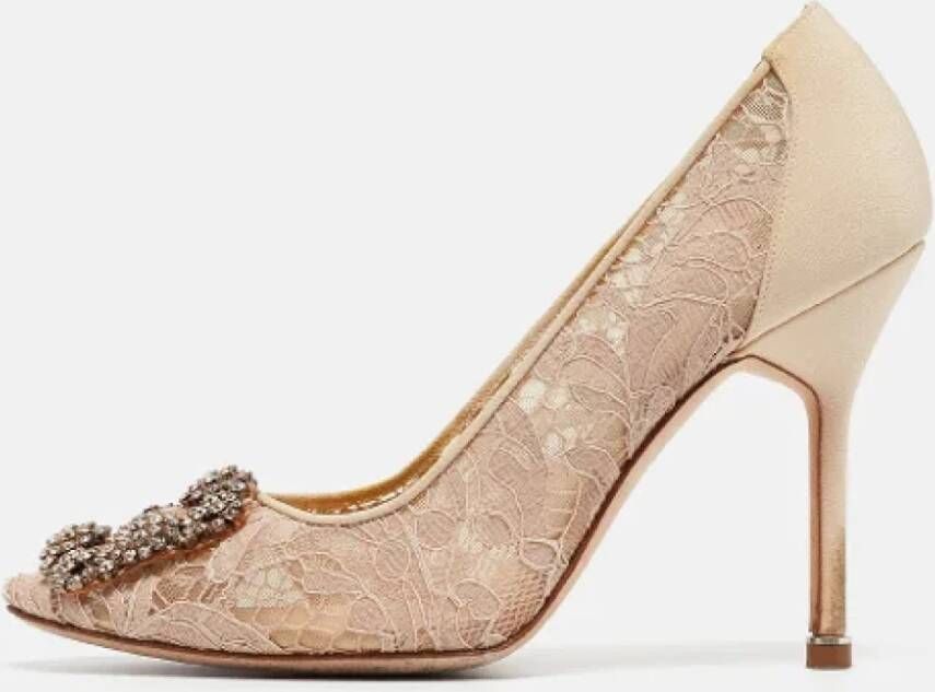 Manolo Blahnik Pre-owned Lace heels Beige Dames