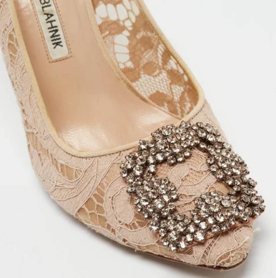 Manolo Blahnik Pre-owned Lace heels Beige Dames