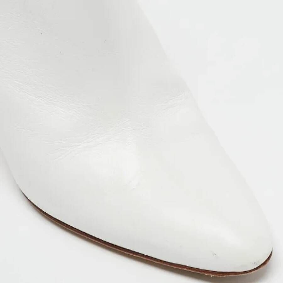 Manolo Blahnik Pre-owned Leather boots White Dames