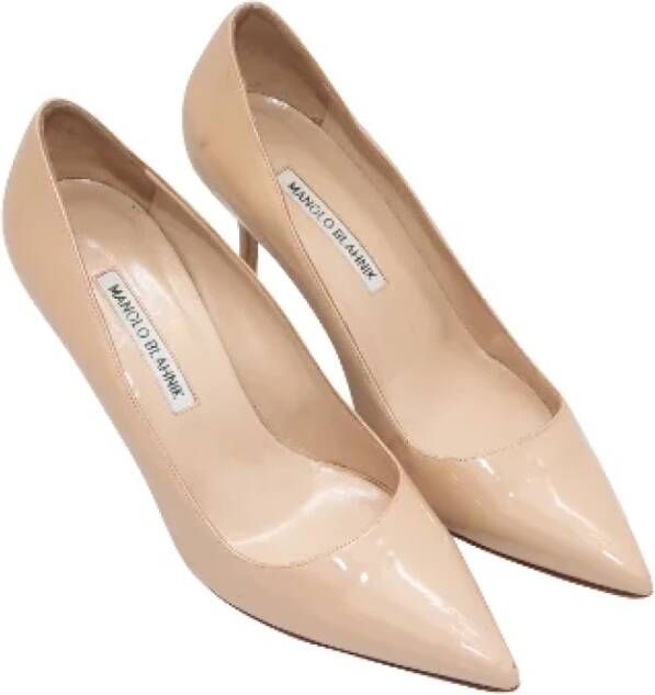 Manolo Blahnik Pre-owned Leather heels Beige Dames