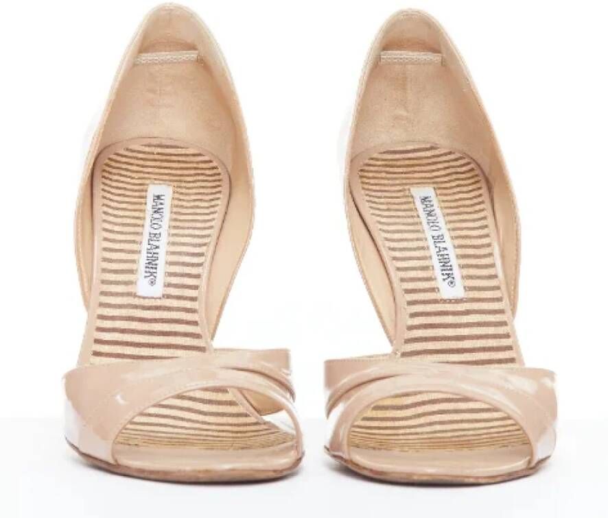 Manolo Blahnik Pre-owned Leather heels Beige Dames