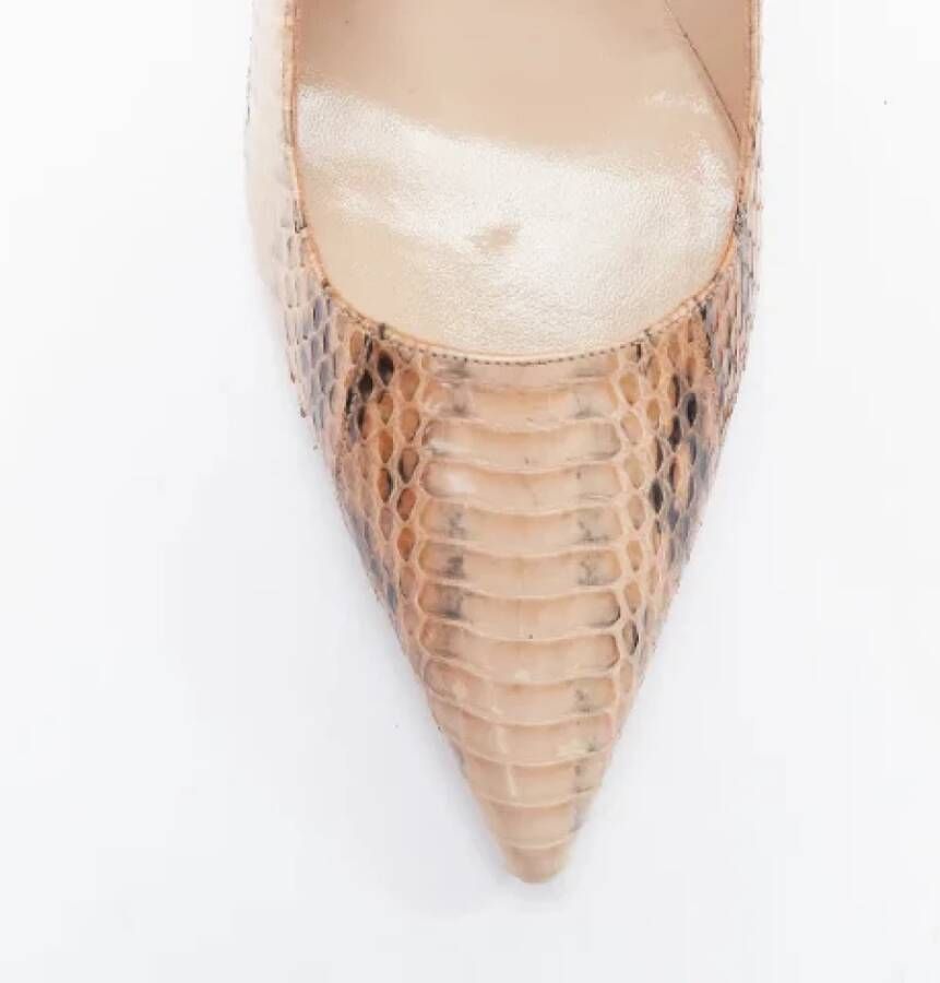 Manolo Blahnik Pre-owned Leather heels Beige Dames