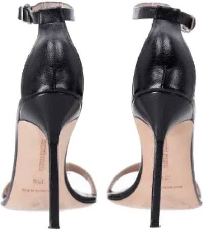 Manolo Blahnik Pre-owned Leather heels Black Dames