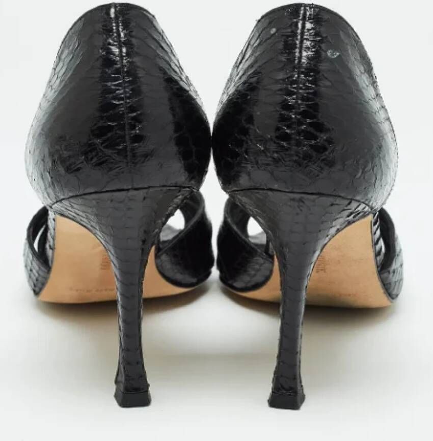 Manolo Blahnik Pre-owned Leather heels Black Dames