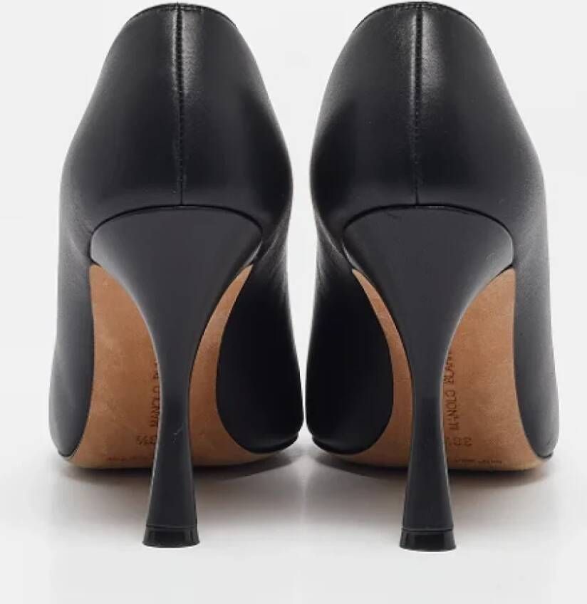 Manolo Blahnik Pre-owned Leather heels Black Dames