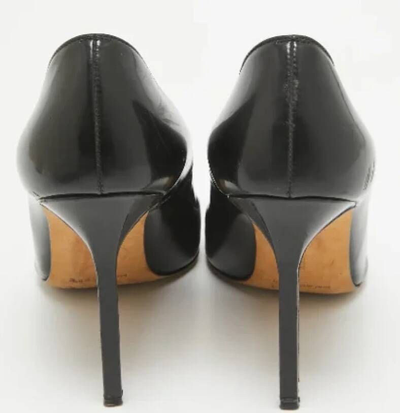 Manolo Blahnik Pre-owned Leather heels Black Dames