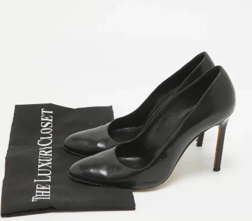 Manolo Blahnik Pre-owned Leather heels Black Dames