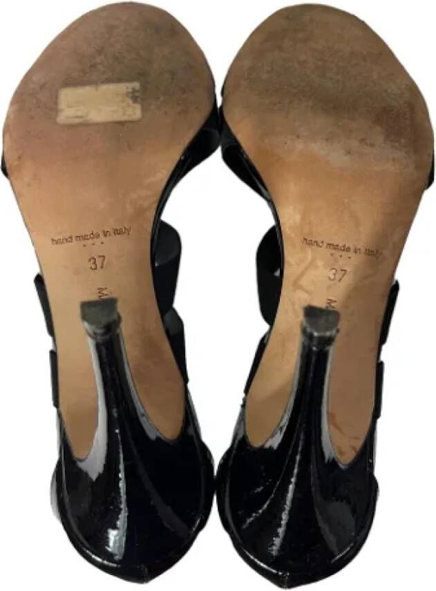 Manolo Blahnik Pre-owned Leather heels Black Dames