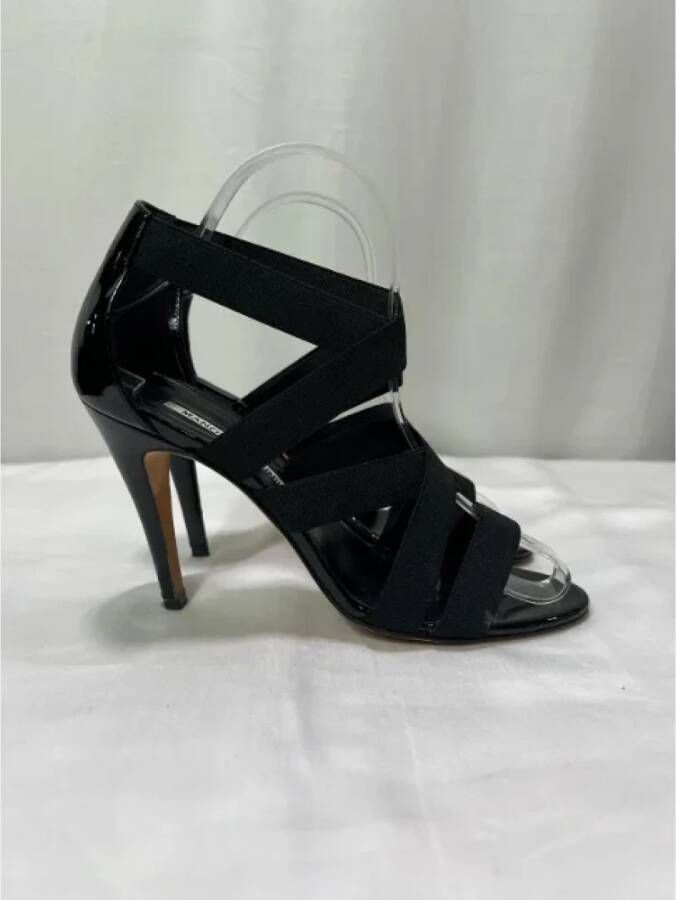 Manolo Blahnik Pre-owned Leather heels Black Dames