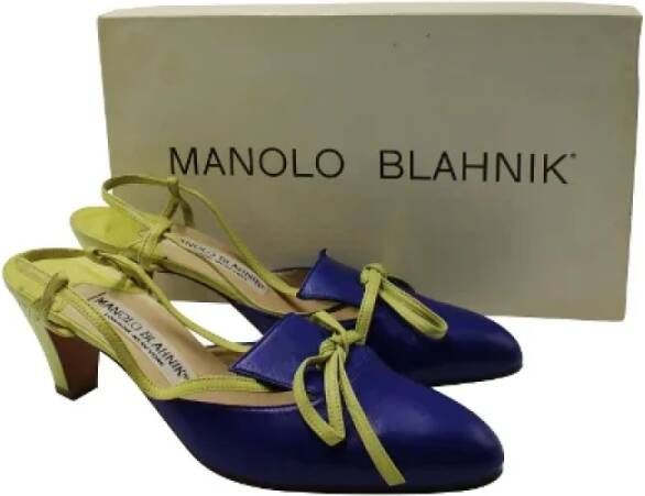 Manolo Blahnik Pre-owned Leather heels Blue Dames