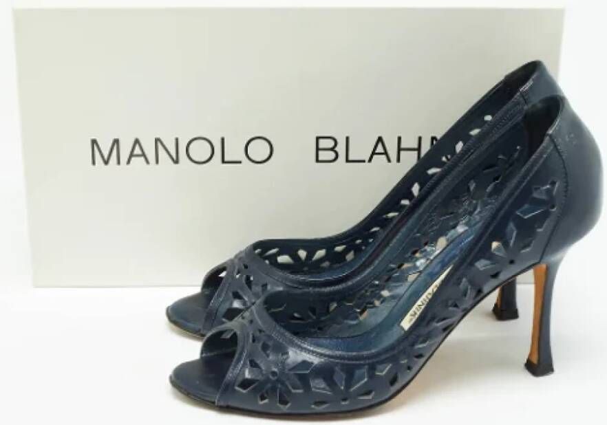 Manolo Blahnik Pre-owned Leather heels Blue Dames